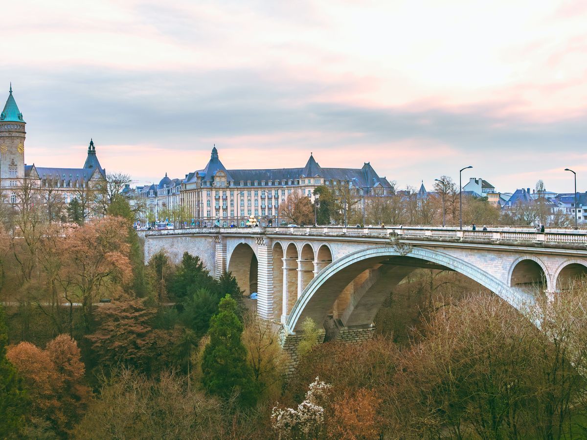Le pont Adolphe dans la ville de Luxembourg